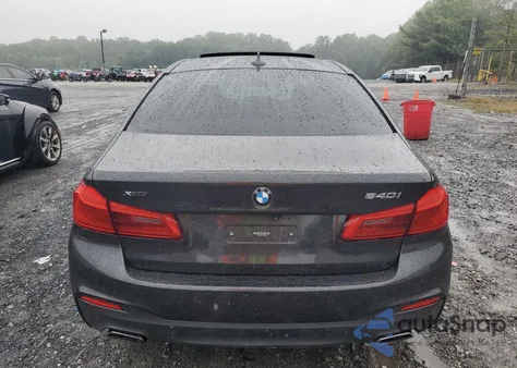 2018 BMW 540 Xi z USA, uszkodzony, nr VIN WBAJE7C57JWD49693